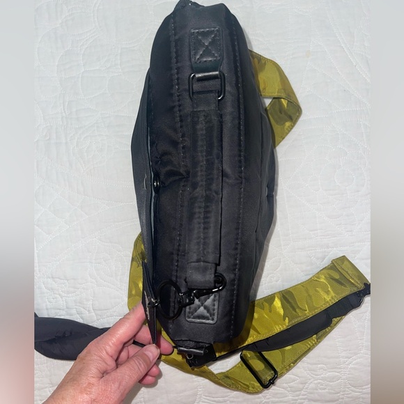 IHKWIP Shawn Killinger Couture Crossbody With Two Straps Black - Picture 8 of 11